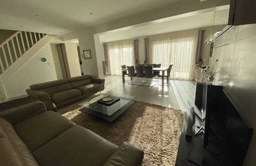 Sarcelles House | Loue Maison Moderne de 180 m2 Avec 5 Chambres