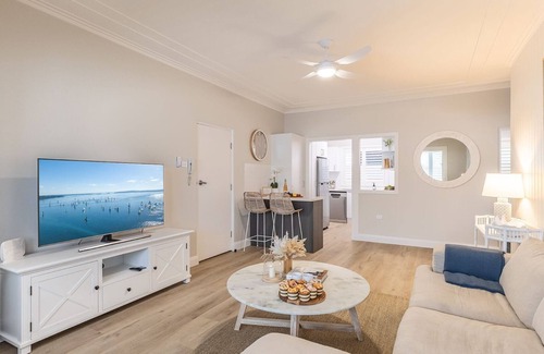 Nelson Bay Apartment | Louisa Court, 2,49 Donald St - Furnished unit in the heart of town with air con and Wi-Fi