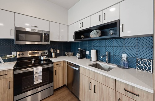 Cliff - Cannon Apartment | Lounge in Luxury with Free Parking