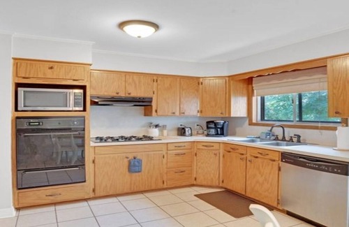 Bossier City House | Lounge on Logan | Sleeps 6 | Pet Friendly
