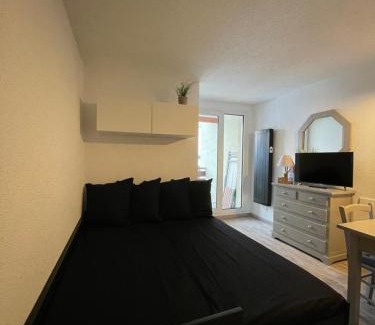 Mont-de-Lans Apartment | LOuréa studio 4 pers retour skis au pieds