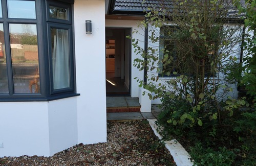 Lancing House | Lovable Lancing with Garden & Parking