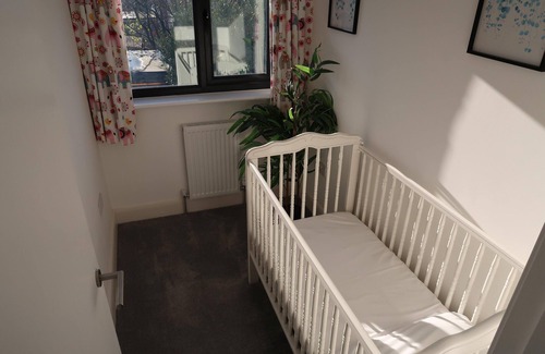 Lancing House | Lovable Lancing with Garden & Parking