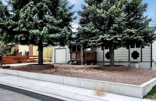 Southeast Colorado Springs House | Lovable Longfellow *12 minutes from airport*