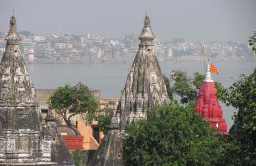 Varanasi House | LOVE GANGA GUEST HOUSE INFONT OF RIVER GANGA