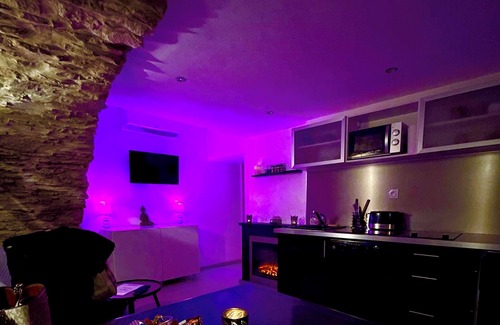 Orgon Apartment | Love Room apartment with private Jacuzzi and hammam unusual place for lovers