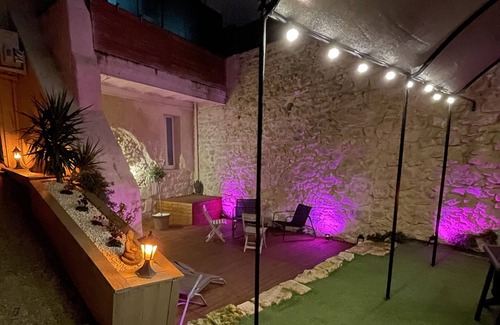 Orgon Apartment | Love Room apartment with private Jacuzzi and hammam unusual place for lovers