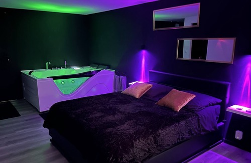 Julienas House | Love Room du Pavillon with SPA in Beaujolais 50 min from Lyon