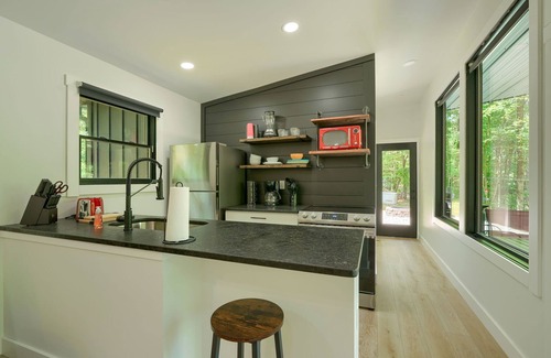 Sugar Grove Cabin | Love Shack at Trickle Creek at Hocking Hills