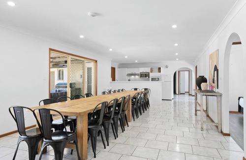 Lovedale House | Lovedale Lodge up to 40 guests|10 bedroom|acres| heated pool &spa and games shed