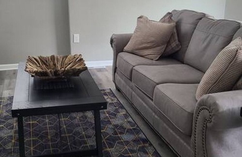 Port Washington Apartment | Lovely 1 bedroom rental. Newly renovated!