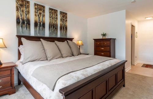 Northeast Reno Condo | Lovely 1-bedroom condo with spectacular view pool