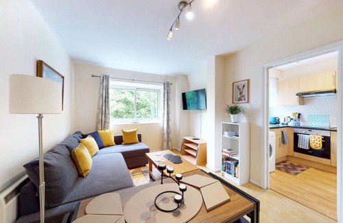 Hillside Apartment | Lovely 1 bedroom flat in Wimbledon