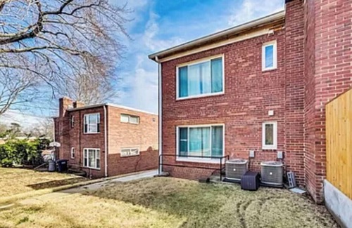 Northeast Apartment | Lovely 1-bedroom rental unit with free parking