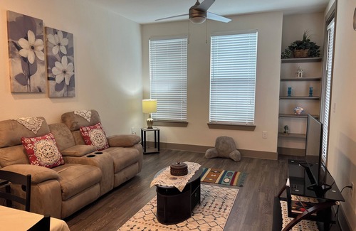Conroe Apartment | Lovely 1 BR 1Bath in a Convenient Location - Huge Fall Discount