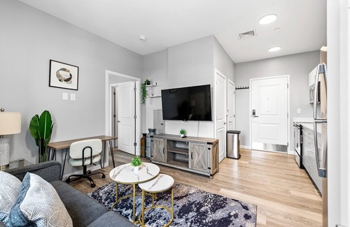 Everett Apartment | Lovely 1BR Near Encore Boston 7805