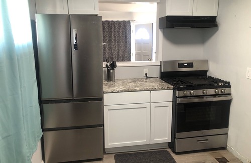 Groesbeck Apartment | Lovely 2-bdrm Charm Central Area w/Free Parking