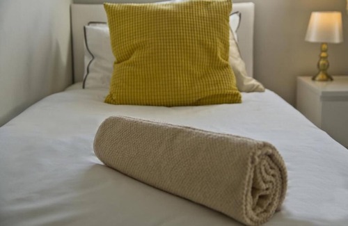 Stanford-le-Hope Apartment | Lovely 2-Bed Apartment in Stanford-le-Hope