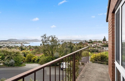 Sandy Bay House | Lovely 2-Bed Home with Great Views, Near Casino.