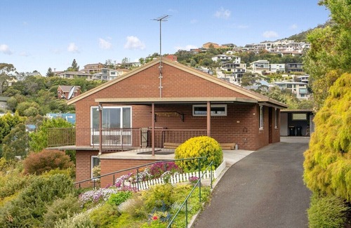Sandy Bay House | Lovely 2-Bed Home with Great Views, Near Casino.