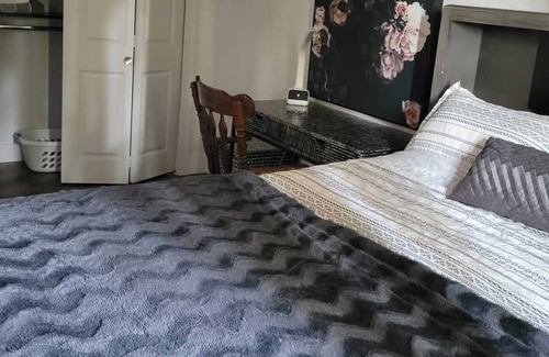 Fairview Condo | Lovely 2 bedroom apartment in central location