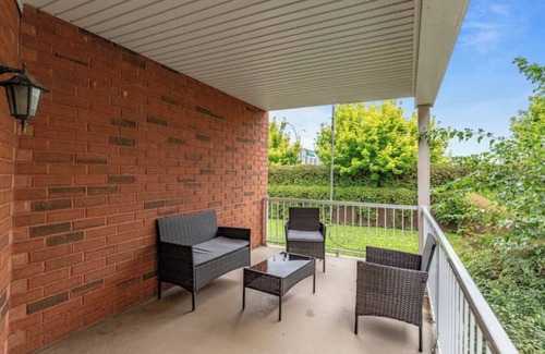 Brossard Apartment | Lovely 2-bedroom Apt. in DIX30 close to DT