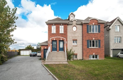 Brossard Apartment | Lovely 2-bedroom Apt. in DIX30 close to DT