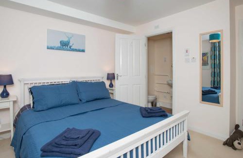 Ballater Apartment | Lovely 2 bedroom apt in Ballater on the River Dee