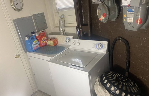 Belmont Apartment | Lovely 2-Bedroom Apt w/Mini Gym