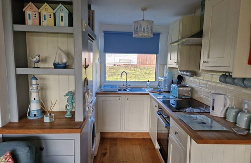 Dartmouth Ski Chalet | Lovely 2 bedroom chalet sleeps 4 in Dartmouth WIFI +Electric inc Pet friendly.