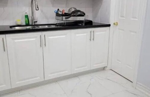 Streetsville Apartment | Lovely 2-Bedroom Rental Unit in Streetsville.