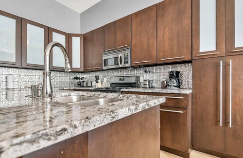Downtown Springfield Apartment | Lovely 2-Bedroom Unit in Springfriend