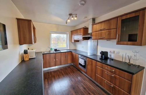 Chorlton-on-Medlock Apartment | Lovely 3 Bed Close to Centre by City SuperHost
