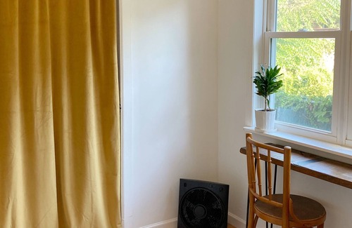Kingston Apartment | Lovely 3 bedroom with yard