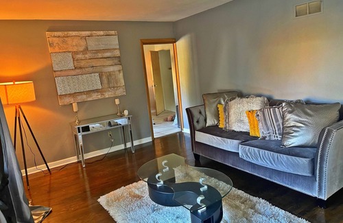 Normandy House | Lovely 3 Bedroom with entertainment basement