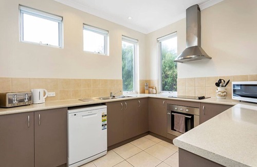 Ledge Point Villa | Lovely 4 bedroom home with resort amenities