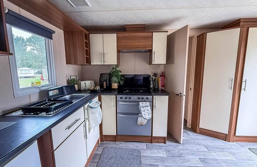 Skegness House | Lovely 6 berth caravan at Southview Holiday Park ref 33002B