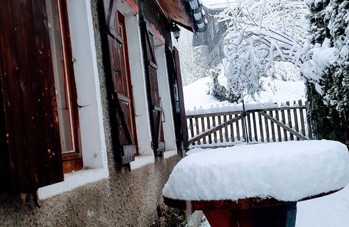 Chamonix-Mont-Blanc Ski Chalet | LOVELY AND TIPICAL MOUNTAIN CHALET IN FRONT OF MOUNT BLANC, 800 ME FROM CENTER