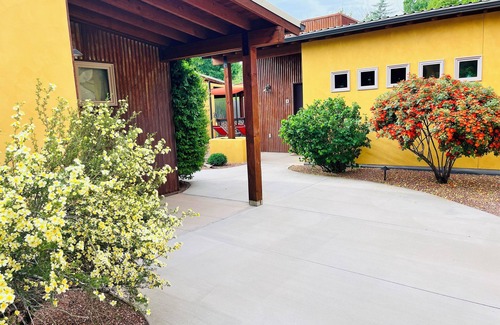 Moab Apartment | Lovely and quiet, a 5 minute walk to Downtown Moab town center.
