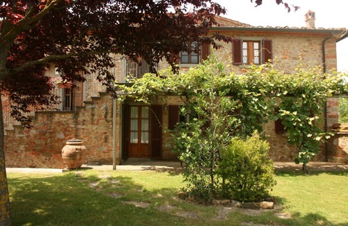 Castiglion Fiorentino Apartment | Lovely apartment for 4 people with WIFI, pool, TV and pets allowed, close to Cortona