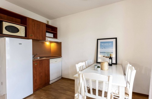 Le Verdon-sur-Mer Apartment | Lovely apartment for 6 guests with pool, WIFI, TV, terrace and pets allowed