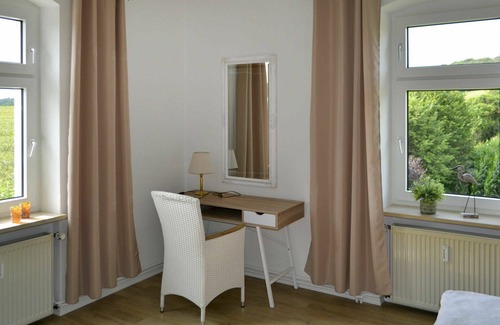 Detmold Apartment | Lovely apartment for 4 people with WIFI, TV, terrace and parking