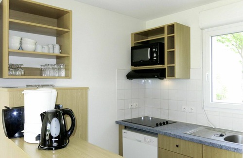 Azay-le-Rideau House | Lovely apartment in villa for 8 people with pool, WIFI, TV, terrace and pets allowed
