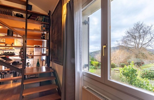 Busturia Apartment | Lovely apartment for 4 guests with WIFI, TV and patio
