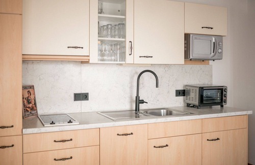 Thumersbach Apartment | Lovely apartment for 6 guests with WIFI, TV, terrace and pets allowed