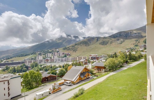 La Toussuire Apartment | Lovely apartment for 4 guests with WIFI, TV and balcony