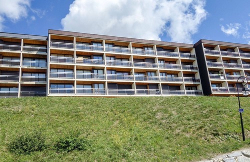 La Toussuire Apartment | Lovely apartment for 4 guests with WIFI, TV and balcony