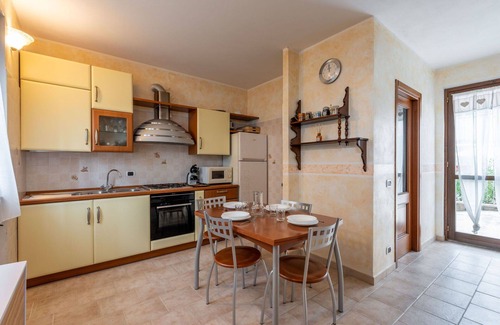 Portacomaro Apartment | Lovely apartment for 6 guests with A/C, WIFI, pool, TV, terrace, pets allowed and panoramic view