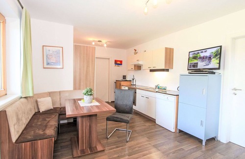 Kapfing Apartment | Lovely apartment for 4 people with WIFI, TV and patio