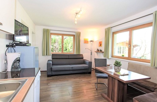 Kapfing Apartment | Lovely apartment for 4 people with WIFI, TV and patio
